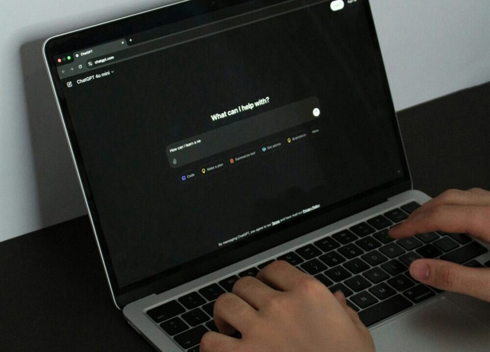 ChatGPTは副業にどこまで使える？得意な作業・任せない方がいいこと整理ガイド